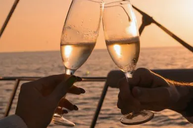 Aperitif auf dem Segelschiff